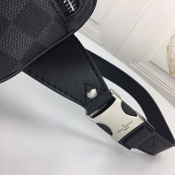 ルイヴィトンバッグ着用イメージ